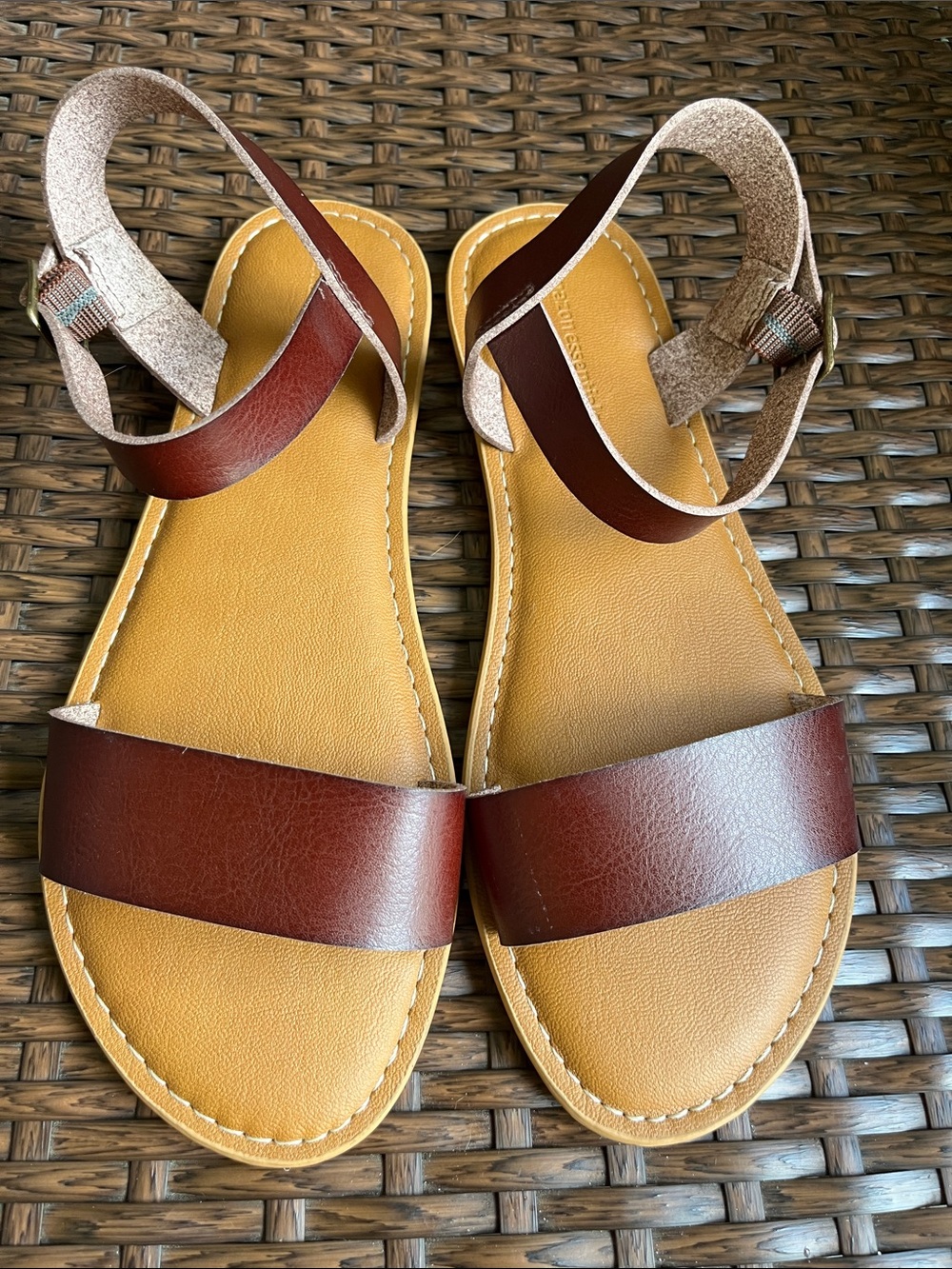 Classic Women's Brown Leather Strap Sandals - Brown
